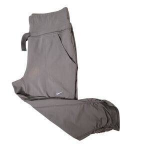 Nike Dri-FIT XS TP ECH EP Activewear Cropped Pants - Made in Cambodia - Women's